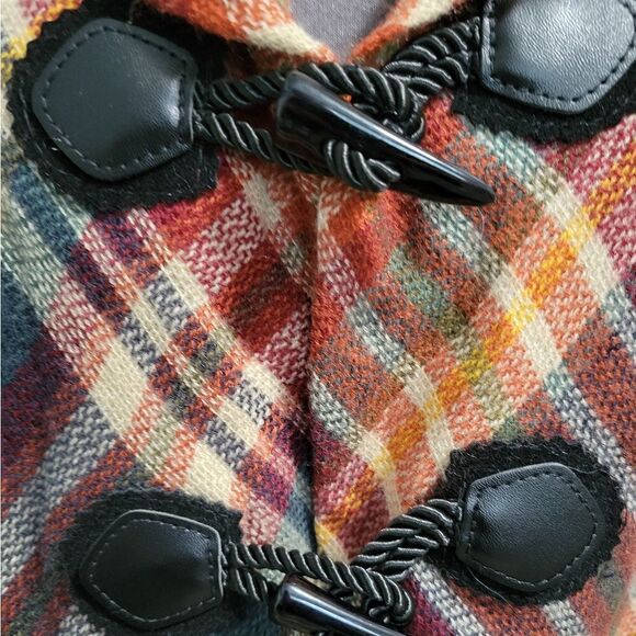 NWT PLAID SHAWL/BLANKET SCARF WITH TWO HOOKS IN THE FRONT OSFM - Picture 4 of 7